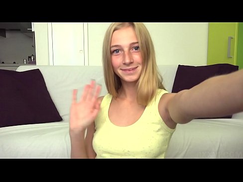 ❤️ Thaum kuv dhuav kuv lazily masturbate kuv liab pussy ❤️  Fucking video  ntawm peb  ❤