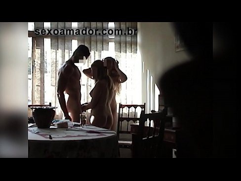 ❤️ Cov phooj ywg sib deev caw ib tug txiv neej loj thiab ib tug threesome nrog nws ❤️  Fucking video  ntawm peb  ❤