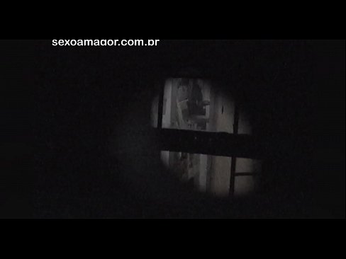 ❤️ Blondie tau zais cov yeeb yaj kiab los ntawm ib tus neeg nyob ib puag ncig voyeur zais tom qab hollow cib ❤️  Fucking video  ntawm peb  ❤